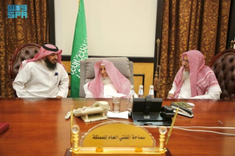 استقبال مفتي عام المملكة لرئيس مجلس إدارة جمعية البر بحقال