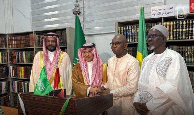 افتتاح مكتبة نايف بن عبدالعزيز في المعهد الإسلامي بدكار
