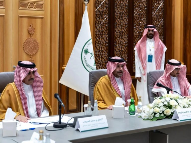 الربيعة يتصدر اجتماع وكلاء الإمارات المساعدين للتنمية