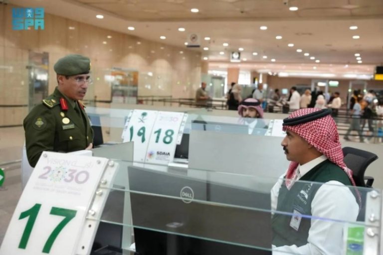 “المربع” يتابع تقدم العمل في صالات جوازات مطار الملك فهد الدولي