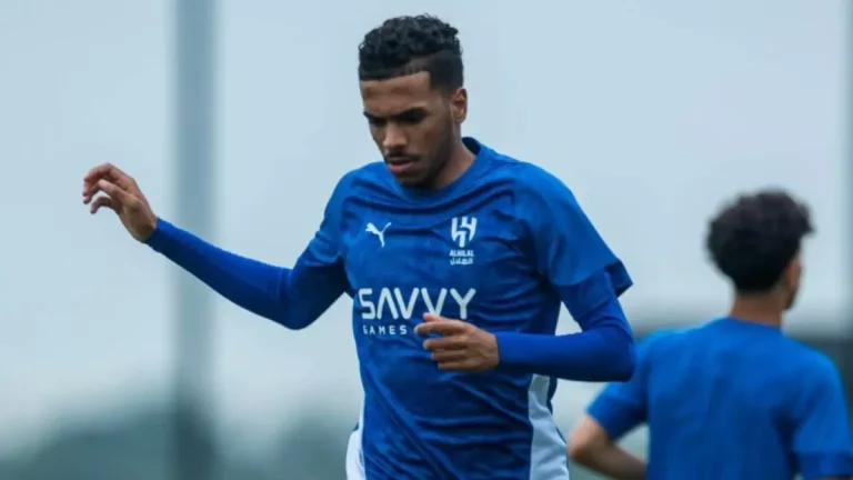 الهلال يفاجئ القادسية بعرض مفاجئ لضم اللاعب الجوير