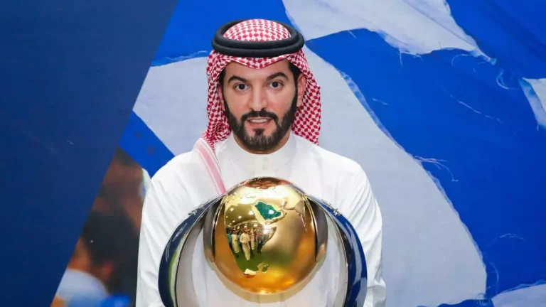 بن نافل يودع جماهير الهلال رسميًا بعد سنوات من التألق