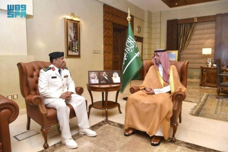سعود بن جلوي يزور حرس الحدود لتفقد الأعمال