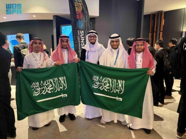 فوز المملكة بسبع جوائز دولية في أولمبياد الرياضيات والمعلوماتية
