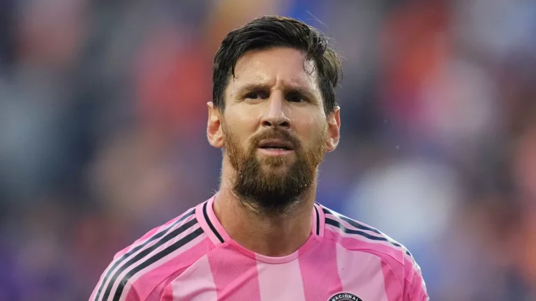 مالك إنتر ميامي يدافع عن ميسي ويعارض قرار رابطة الدوري الأمريكي لكرة القدم