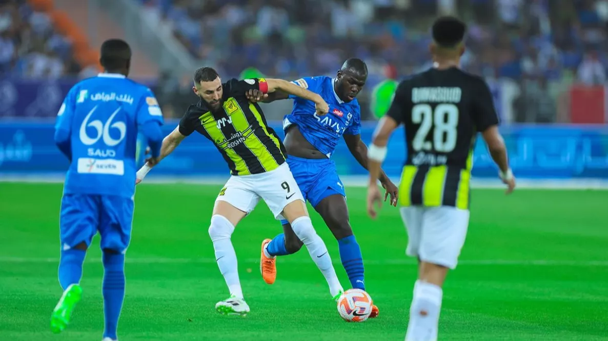 ميلان يصدم الاتحاد بسبب صفقة تبادلية مطلوبة في الهلال .. مفاجأة نجولو كانتي