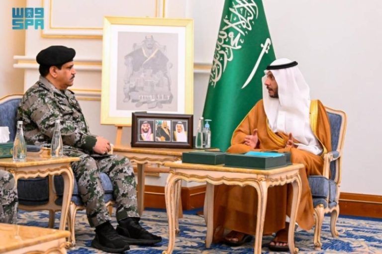 مُحافظ الطائف يُثني على دور السجون ويستقبل وفد الجمعيات