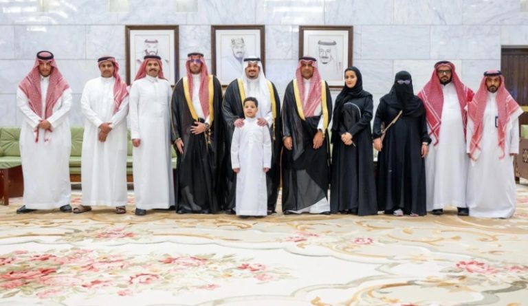 نائب أمير الرياض يتفقد جهود مركز التميز للتوحد
نائب أمير منطقة الرياض يستعرض إنجازات مركز التميز للتوحد
مركز التميز للتوحد يحظى بزيارة نائب أمير منطقة الرياض
زيارة نائب أمير الرياض لأعمال مركز التميز للتوحد