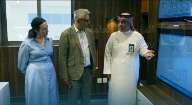 وفد فرنسي يستعرض سبل التعاون الفني والاستثماري مع المؤسسة العامة للري في اللقاء.