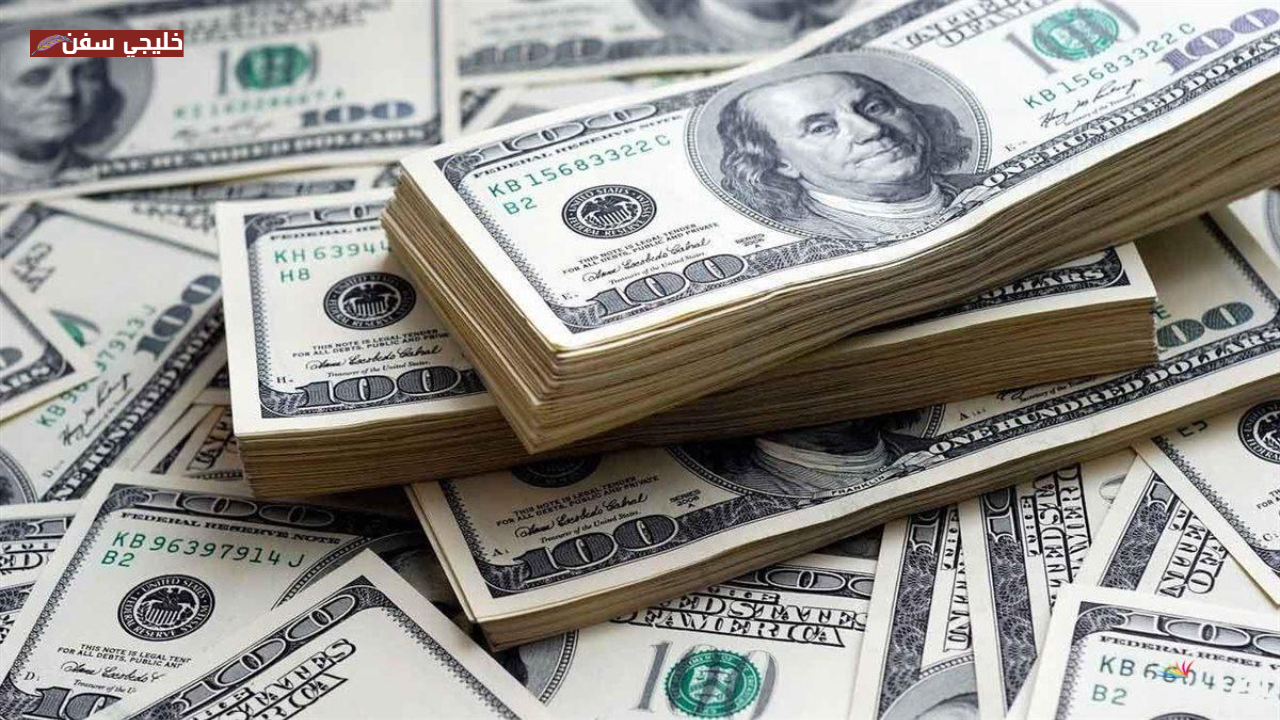 قفزة الدولار.. تعرف على فرق سعر الدولار اليوم مقابل الجنيه المصري بين السوق السوداء والبنوك