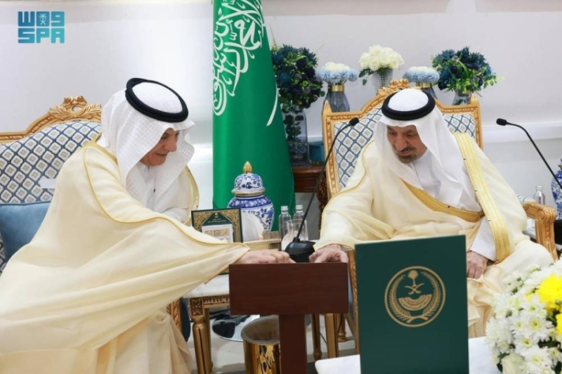 أمير نجران يطلق 29 مشروعًا تنمويًا جديدًا لدعم البيئة في المنطقة.