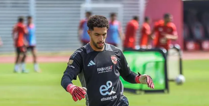 الأهلي يجدد عقد مصطفى شوبير.. التفاصيل كاملة (خاص)