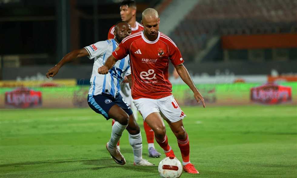 استراحة الدوري المصري – الأهلي (0)-(1) بيراميدز.. نهاية الشوط الأول
يقدم لكم FilGoal.com تغطية مباشرة لمباراة الأهلي ضد بيراميدز في الدوري المصري.
السبت، 30 أغسطس 2025 - 20:33