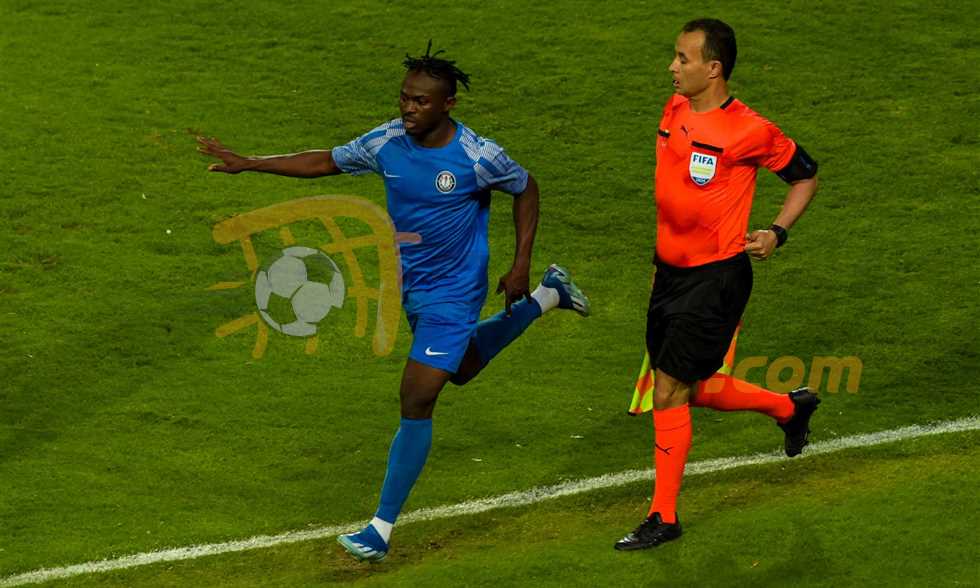 الصفقة 12.. الاتحاد السكندري يتعاقد مع أبو بكر ليادي
أتم نادي الاتحاد السكندري إجراءات التعاقد مع النيجيري أبو بكر ليادي لاعب سموحة. ويواصل الاتحاد تدعيم صفوفه تحضيرا لانطلاق الموسم الجديد. وكشف FilGoal.com في...
الثلاثاء، 05 أغسطس 2025 - 15:58