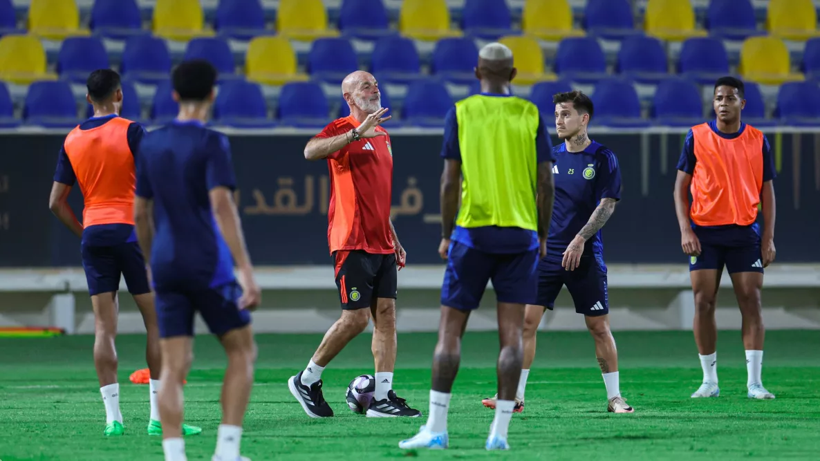 النصر يحدد سعر بيع "محترفه".. صدمة مدوية في وجه بولونيا