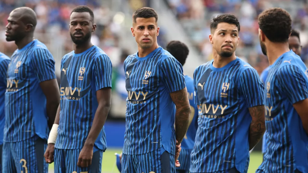 بعد فشل إيزاك وأوسيمين.. الهلال يرسل عرضه لضم "مهاجم" إنزاجي المفضل