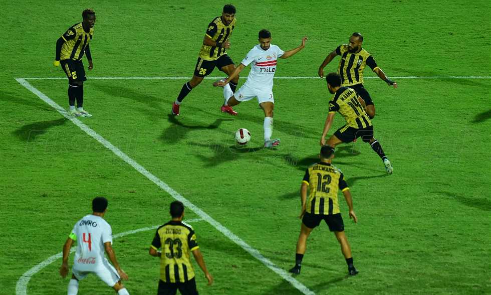 تشكيل الزمالك – سيف جعفر في الوسط وبيزيرا يقود الهجوم ضد وادي دجلة
أعلن يانيك فيريرا المدير الفني للزمالك تشكيل فريقه الأساسي ضد منافسه وادي دجلة.
الأحد، 31 أغسطس 2025 - 20:06