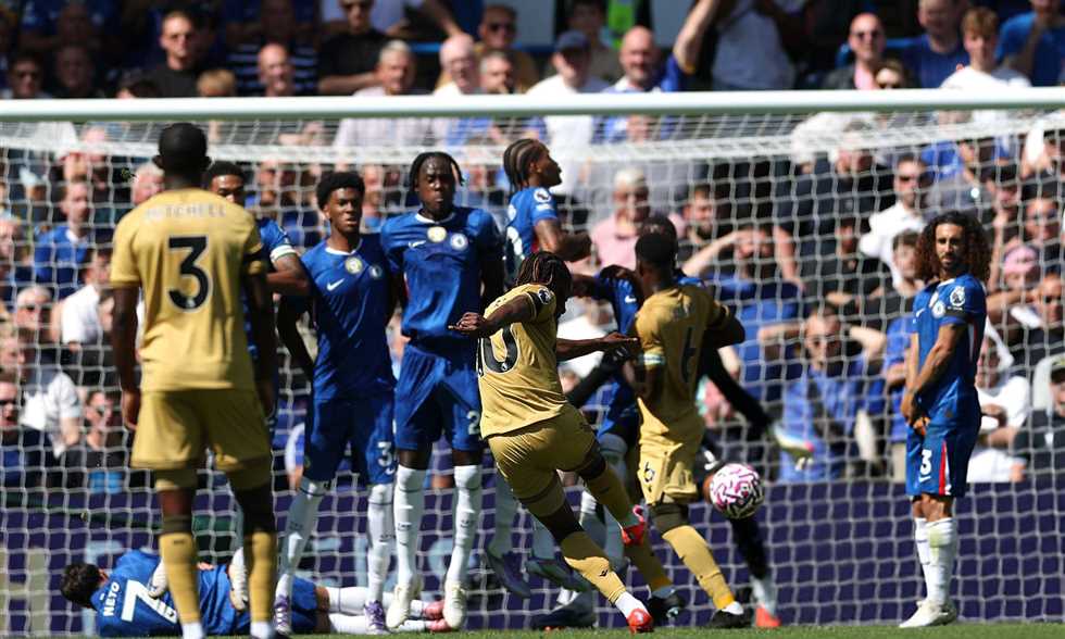 مع حالة جدلية.. تشيلسي يفتتح الدوري الإنجليزي بتعادل سلبي مع كريستال بالاس
تعادل تشيلسي سلبيا مع ضيفه كريستال بالاس في أولى جولات الدوري الإنجليزي، في المباراة التي أقيمت بملعب ستامفورد بريدج.
الأحد، 17 أغسطس 2025 - 18:06
