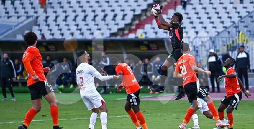 شوط أول سلبي بين الزمالك وفاركو في الدوري