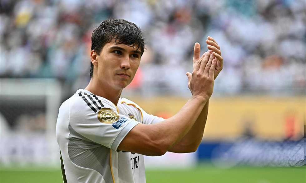 جونزالو جارسيا يمدد تعاقده مع ريال مدريد
أعلن نادي ريال مدريد تجديد تعاقد جونزالو جارسيا حتى 2030.
الجمعة، 08 أغسطس 2025 - 22:48