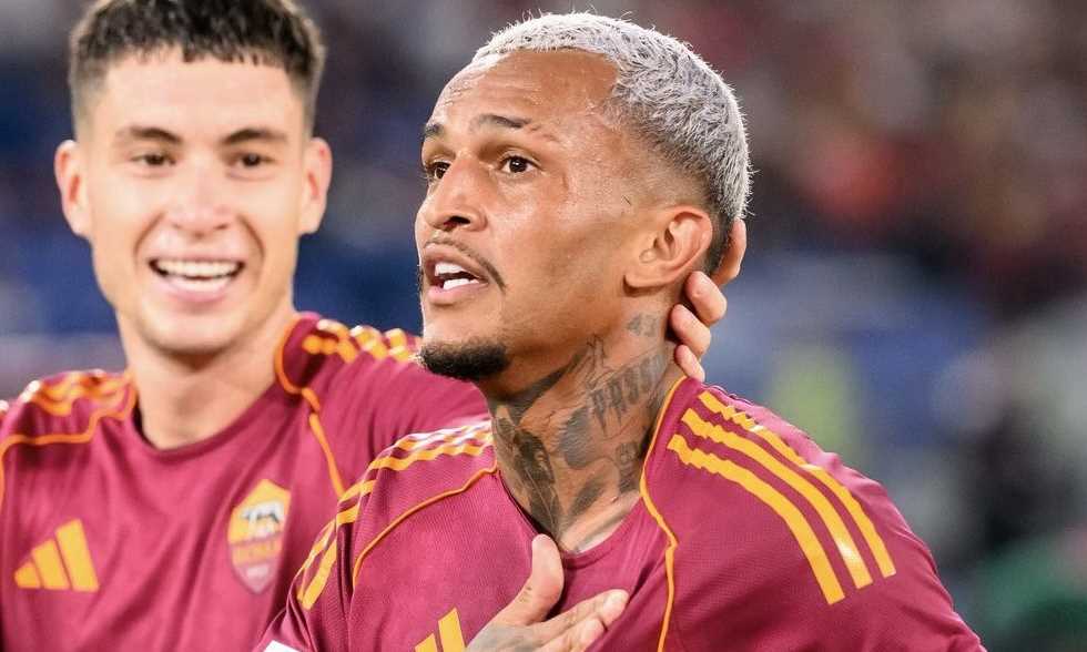 في المباراة الـ 600 للمدرب.. ويسلي يفتتح مسيرته مع روما بحسم الفوز على بولونيا
افتتح روما منافساته في الدوري الإيطالي بالفوز على بولونيا بهدف دون رد.
الأحد، 24 أغسطس 2025 - 00:24