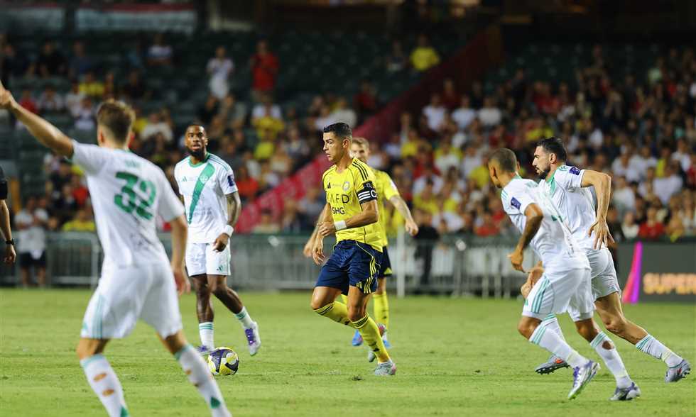 رونالدو يصل للهدف 100 مع النصر في نهائي السوبر السعودي
وصل كريستيانو رونالدو للهدف رقم 100 مع النصر السعودي بعدما سجل هدف التقدم في نهائي كأس السوبر السعودي.
السبت، 23 أغسطس 2025 - 16:22