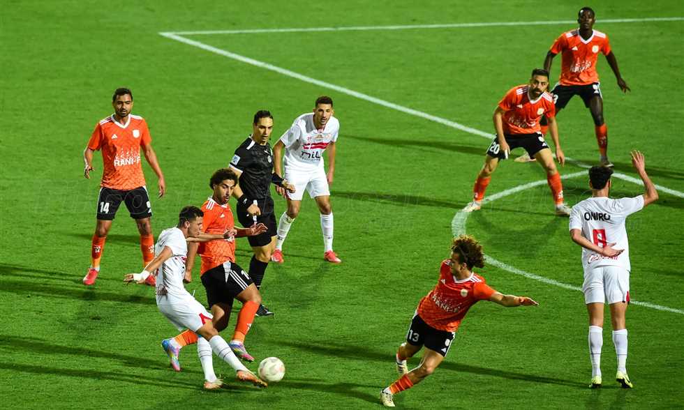 مباشر الدوري - الزمالك (0)-(0) فاركو.. الأول يضيع
يقدم لكم FilGoal.com تغطية حية ومباشرة لمباراة الزمالك ضد فاركو.
الثلاثاء، 26 أغسطس 2025 - 20:50