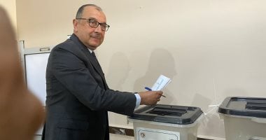 وزير قطاع الأعمال يُدلي بصوته في انتخابات مجلس الشيوخ 2025