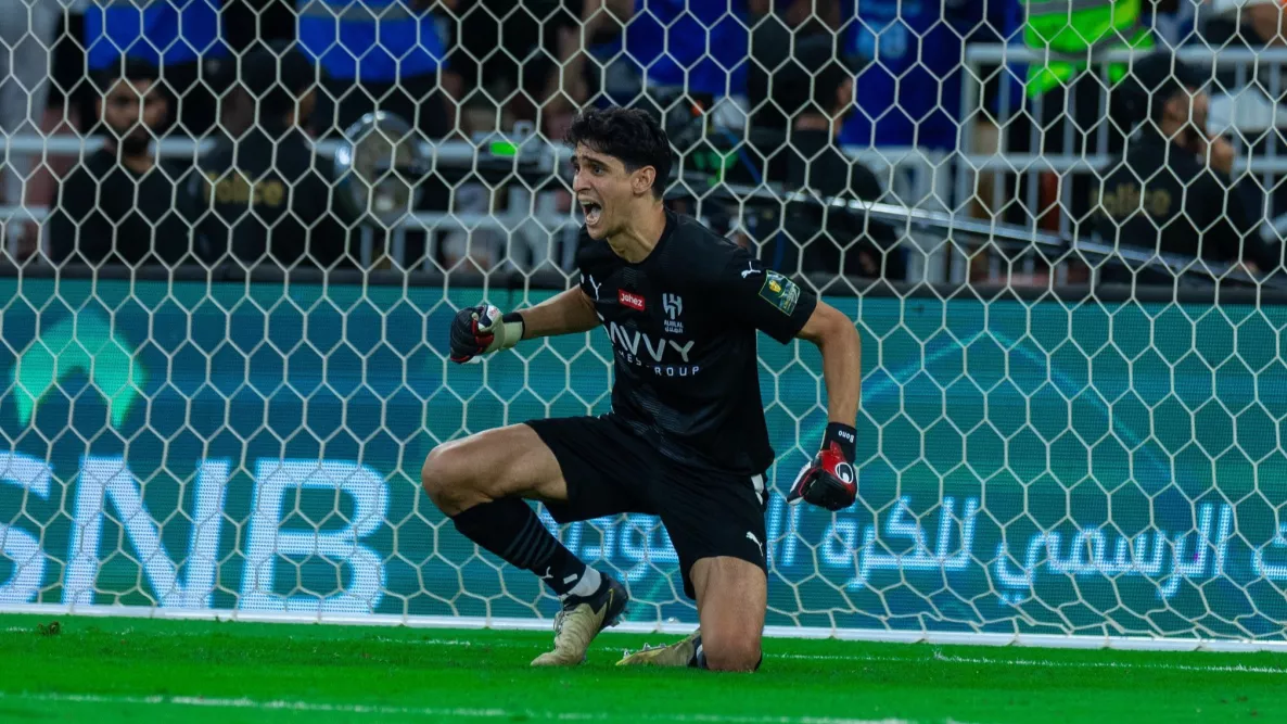 ياسين بونو على رأس المرشحين لجائزة أفضل حارس في العالم