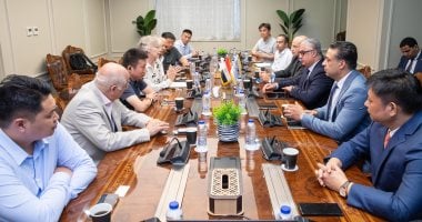 تعزيز الشراكات الاقتصادية رئيس اقتصادية قناة السويس يلتقي وفد أعمال من نانجينج الصينية لبحث التعاون المشترك