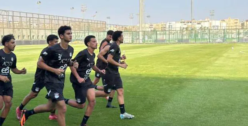 رباعي مزدوج الجنسية في معسكر منتخب الشباب استعدادا للمونديال.. من هم؟