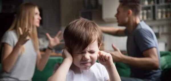 اذاعة مدرسية جاهزة عن العنف الأسري كاملة الفقرات بالمقدمة والخاتمة