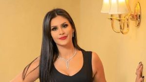 ساندي تحتفل بعيد ميلادها وسط أجواء مفاجئة وأصدقائها المقربين