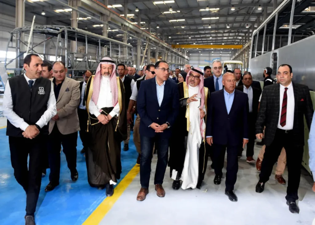 مدبولي: المنطقة الاقتصادية لقناة السويس نموذج لجذب الاستثمارات العالمية