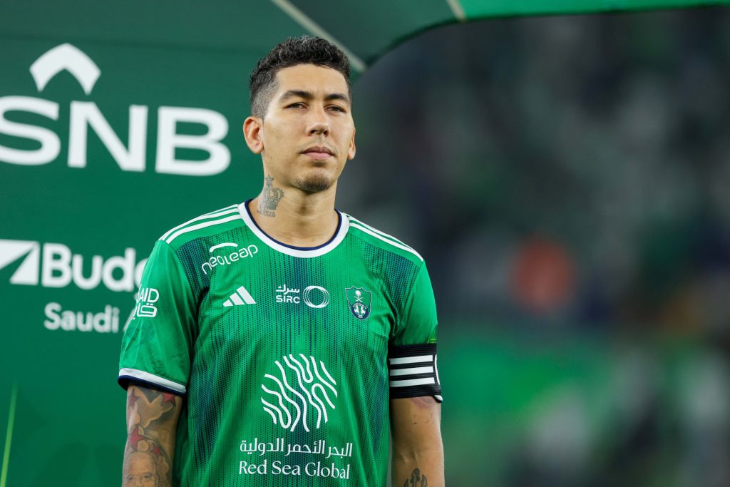 فيرمينو يسخر من التشكيل المثالي لجولة دوري أبطال آسيا