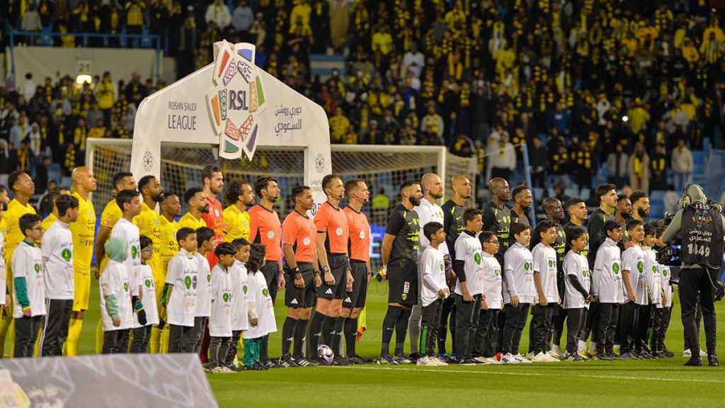 الخبير التحكيمي القحطاني يحسم الجدل حول ركلات جزاء الخليج أمام الاتحاد