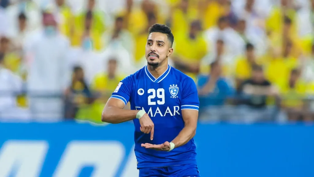 قلق في الهلال.. سالم الدوسري ينتظر عرض التجديد