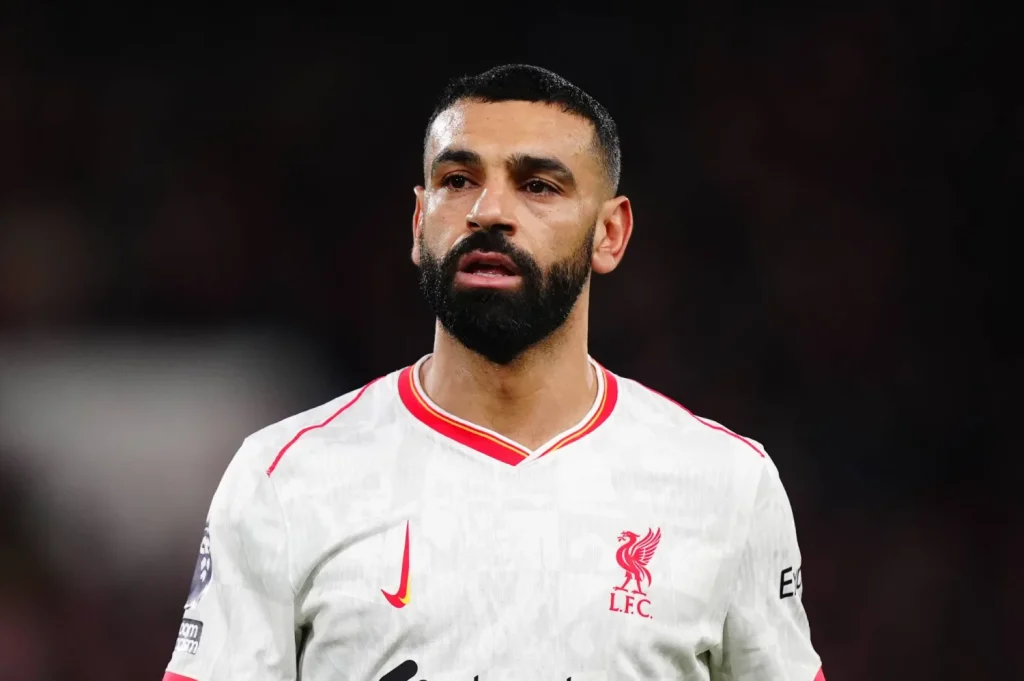 صلاح يمدد عقده مع ليفربول حتى صيف 2027