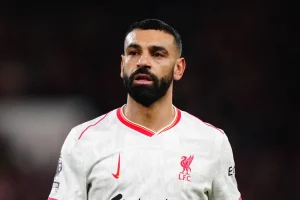 صلاح يمدد عقده مع ليفربول حتى صيف 2027