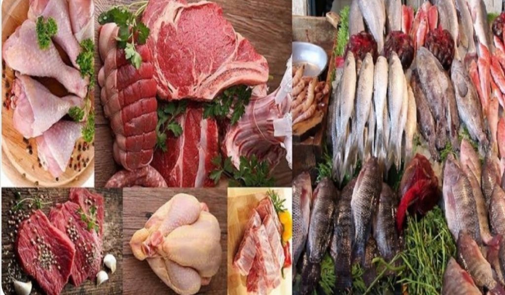 استقرار أسعار اللحوم وارتفاع الفراخ وتراجع الأسماك في الأسواق المصرية اليوم