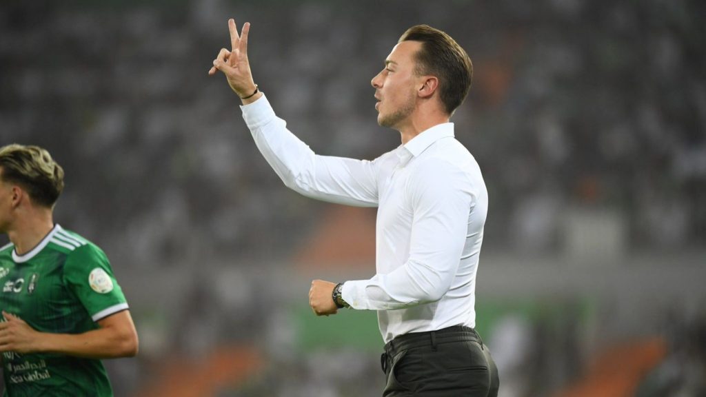 يايسله يستبعد دراسي من قائمة الأهلي قبل مواجهة الهلال