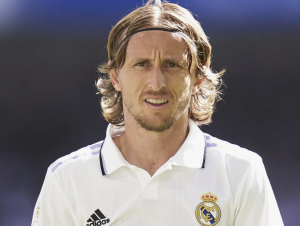 مودريتش يقترب من دخول عالم الاستثمار الرياضي عبر سوانزي سيتي