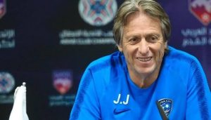 الهلال يفكر في تقديم شكوى ضد خيسوس للفيفا