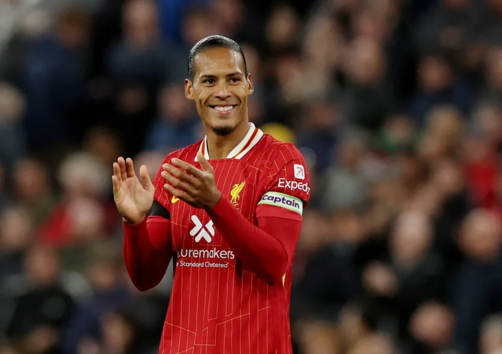 ليفربول يهزم باريس ومشادة بين فان دايك وكامبوس بعد المباراة
