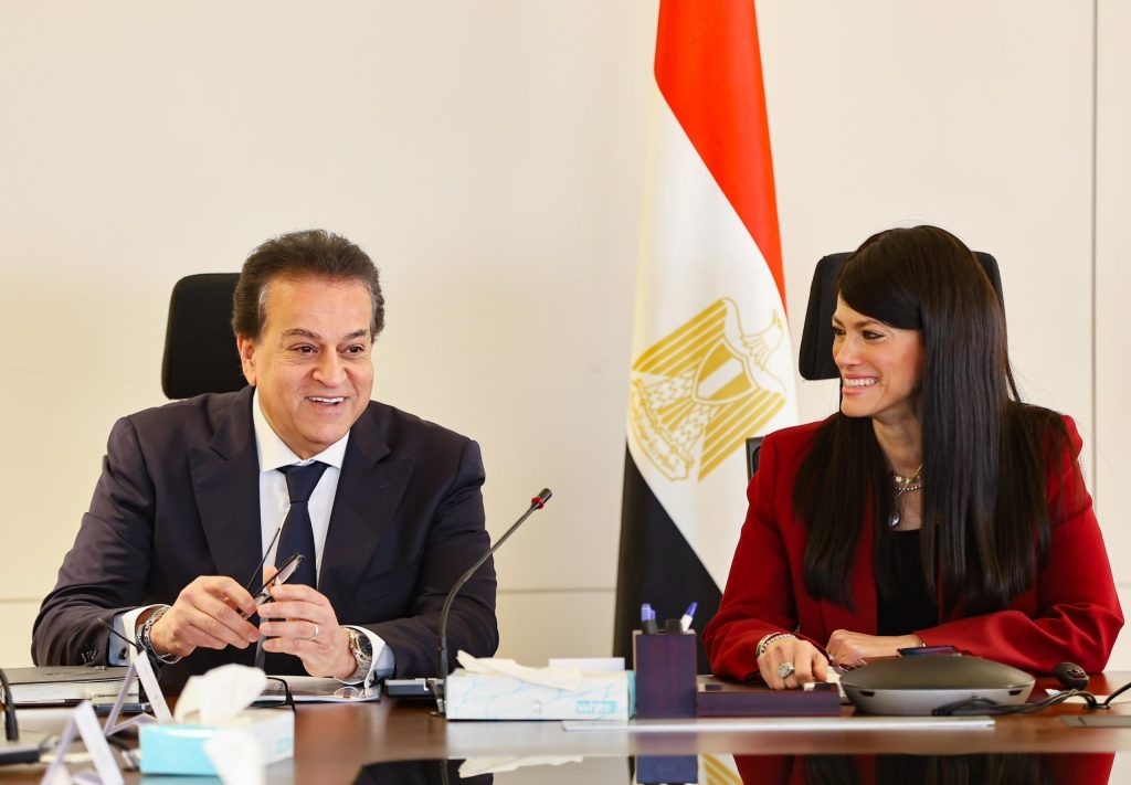 وزيرة التخطيط تناقش الموازنة الاستثمارية لقطاع الصحة للعام المالي 2025/2026