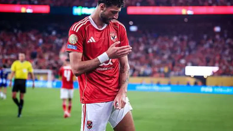 وسام أبو علي يواصل الغياب عن تدريبات الأهلي بسبب أزمة رحيله