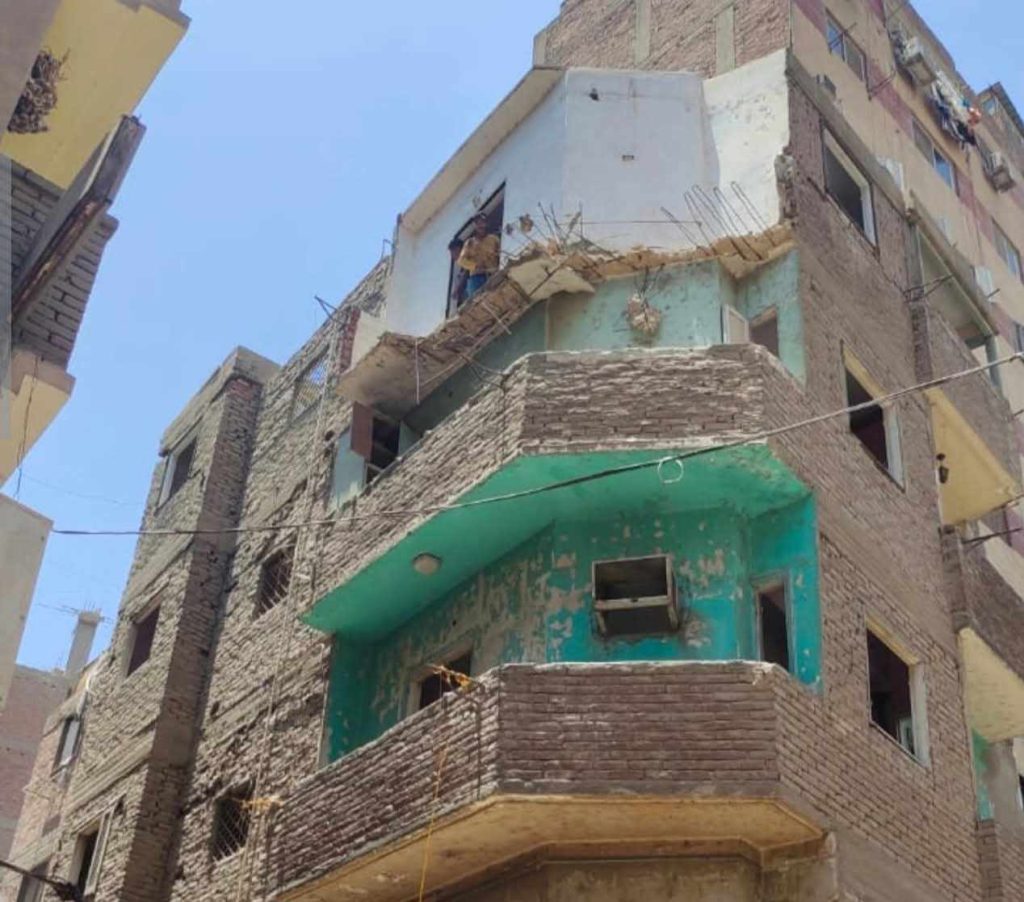قرار إزالة مبنى مهدد بالسقوط في محافظة الجيزة وأثره على أمان السكان خلال الأيام المقبلة
