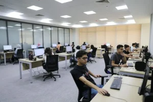 فرص كليات اختبارات القدرات في تعزيز جاهزية الطلاب لسوق العمل وتطوير المهارات المهنية الفعالة