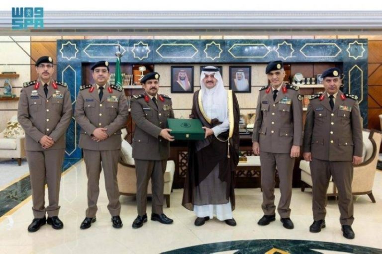 أمير الشرقية يلتقي مدير الشرطة ومُحافظ الهيئة العليا للأمن الصناعي