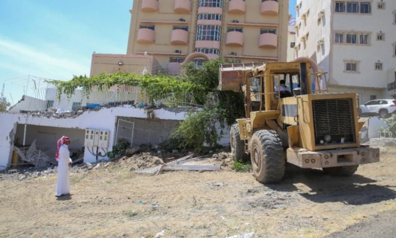إزالة تعدي مواطن على شارع بمخطط الشطبة من قبل أمانة الطائف